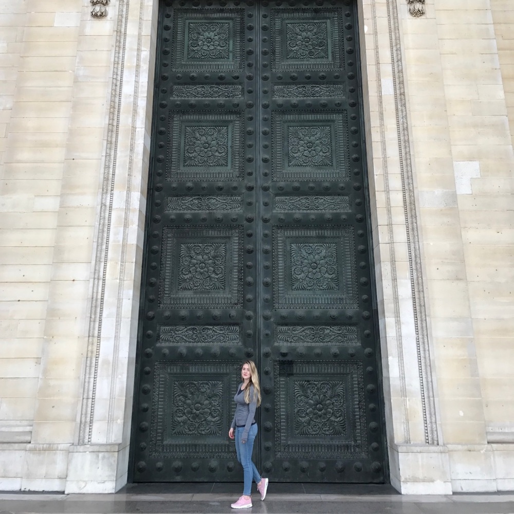 Meet your Posher, Leanna